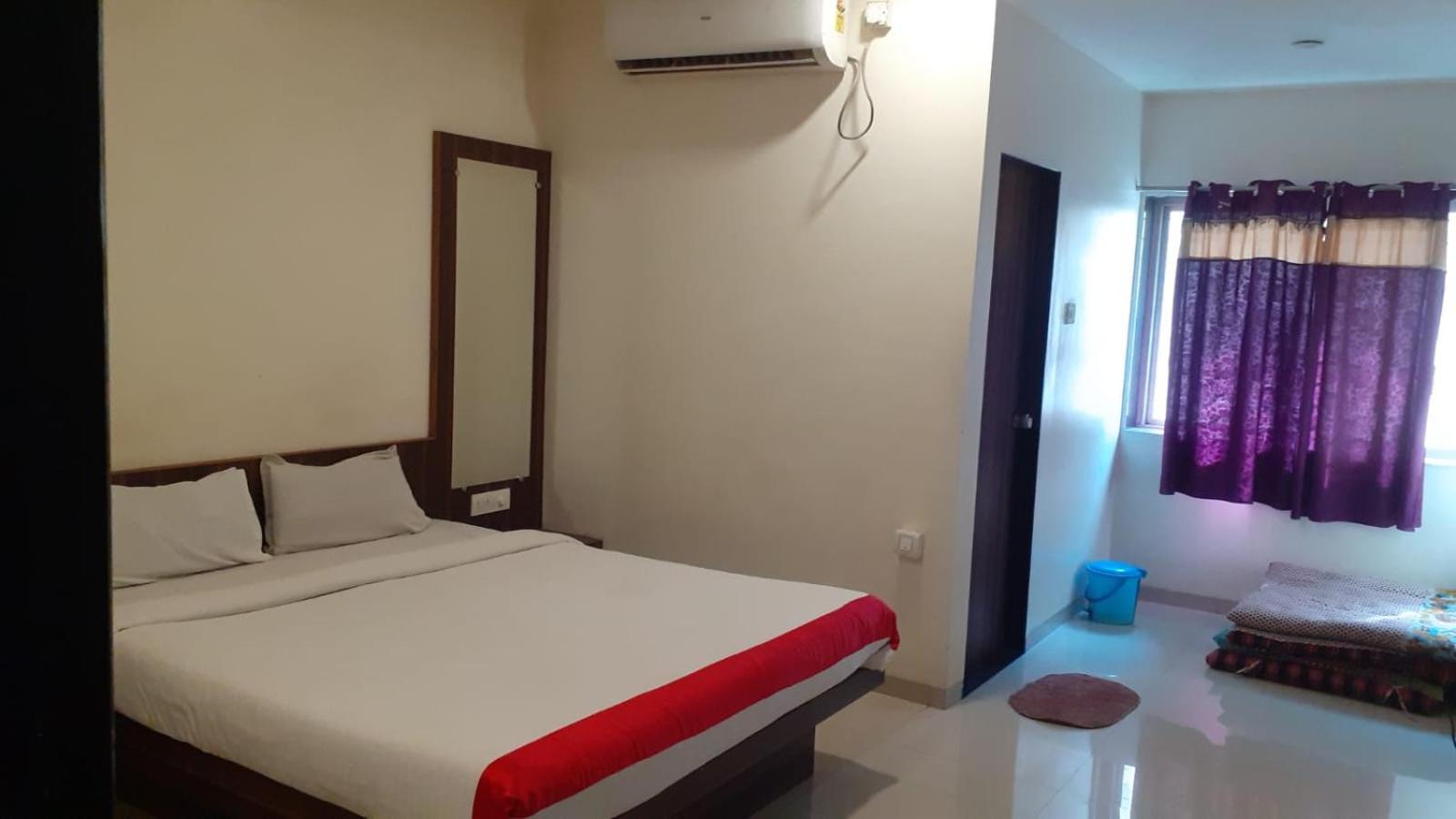 Hotel Namrata Nashik Buitenkant foto